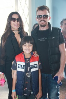 
<a style='margin-left: 5px;' class='btn btn-xs btn-social btn-facebook' href='https://www.facebook.com/sharer/sharer.php?u=https://www.galeramix.com.br/imagem/a29/800-800-90/conteudo/site_galerias/29/img4152.jpg' rel='popup' data-width='500' data-height='400'><i class='fa fa-facebook'></i>Compartilhar <span class='hidden-xs'>no Facebook</span>
</a> 
<a class='btn btn-default btn-xs' target='_blank' href='imagem/a29/800-800-90/conteudo/site_galerias/29/img4152.jpg'>
<span class='glyphicon glyphicon-cloud-download'></span> Salvar
</a>
