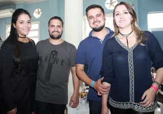 
<a style='margin-left: 5px;' class='btn btn-xs btn-social btn-facebook' href='https://www.facebook.com/sharer/sharer.php?u=https://www.galeramix.com.br/imagem/a29/800-800-90/conteudo/site_galerias/29/img4171.jpg' rel='popup' data-width='500' data-height='400'><i class='fa fa-facebook'></i>Compartilhar <span class='hidden-xs'>no Facebook</span>
</a> 
<a class='btn btn-default btn-xs' target='_blank' href='imagem/a29/800-800-90/conteudo/site_galerias/29/img4171.jpg'>
<span class='glyphicon glyphicon-cloud-download'></span> Salvar
</a>
