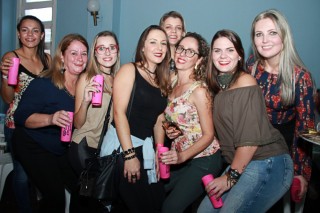 
<a style='margin-left: 5px;' class='btn btn-xs btn-social btn-facebook' href='https://www.facebook.com/sharer/sharer.php?u=https://www.galeramix.com.br/imagem/a29/800-800-90/conteudo/site_galerias/29/img4180.jpg' rel='popup' data-width='500' data-height='400'><i class='fa fa-facebook'></i>Compartilhar <span class='hidden-xs'>no Facebook</span>
</a> 
<a class='btn btn-default btn-xs' target='_blank' href='imagem/a29/800-800-90/conteudo/site_galerias/29/img4180.jpg'>
<span class='glyphicon glyphicon-cloud-download'></span> Salvar
</a>
