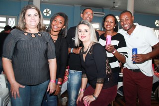 
<a style='margin-left: 5px;' class='btn btn-xs btn-social btn-facebook' href='https://www.facebook.com/sharer/sharer.php?u=https://www.galeramix.com.br/imagem/a29/800-800-90/conteudo/site_galerias/29/img4184.jpg' rel='popup' data-width='500' data-height='400'><i class='fa fa-facebook'></i>Compartilhar <span class='hidden-xs'>no Facebook</span>
</a> 
<a class='btn btn-default btn-xs' target='_blank' href='imagem/a29/800-800-90/conteudo/site_galerias/29/img4184.jpg'>
<span class='glyphicon glyphicon-cloud-download'></span> Salvar
</a>
