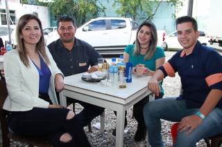 
<a style='margin-left: 5px;' class='btn btn-xs btn-social btn-facebook' href='https://www.facebook.com/sharer/sharer.php?u=https://www.galeramix.com.br/imagem/a29/800-800-90/conteudo/site_galerias/29/img4201.jpg' rel='popup' data-width='500' data-height='400'><i class='fa fa-facebook'></i>Compartilhar <span class='hidden-xs'>no Facebook</span>
</a> 
<a class='btn btn-default btn-xs' target='_blank' href='imagem/a29/800-800-90/conteudo/site_galerias/29/img4201.jpg'>
<span class='glyphicon glyphicon-cloud-download'></span> Salvar
</a>
