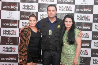 
<a style='margin-left: 5px;' class='btn btn-xs btn-social btn-facebook' href='https://www.facebook.com/sharer/sharer.php?u=https://www.galeramix.com.br/imagem/a3/800-800-90/conteudo/site_galerias/3/petry-galera-mix-mairara-e-maraisa-109.jpg' rel='popup' data-width='500' data-height='400'><i class='fa fa-facebook'></i>Compartilhar <span class='hidden-xs'>no Facebook</span>
</a> 
<a class='btn btn-default btn-xs' target='_blank' href='imagem/a3/800-800-90/conteudo/site_galerias/3/petry-galera-mix-mairara-e-maraisa-109.jpg'>
<span class='glyphicon glyphicon-cloud-download'></span> Salvar
</a>
