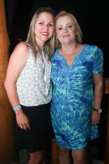 
<a style='margin-left: 5px;' class='btn btn-xs btn-social btn-facebook' href='https://www.facebook.com/sharer/sharer.php?u=https://www.galeramix.com.br/imagem/a3/800-800-90/conteudo/site_galerias/3/petry-galera-mix-mairara-e-maraisa-115.jpg' rel='popup' data-width='500' data-height='400'><i class='fa fa-facebook'></i>Compartilhar <span class='hidden-xs'>no Facebook</span>
</a> 
<a class='btn btn-default btn-xs' target='_blank' href='imagem/a3/800-800-90/conteudo/site_galerias/3/petry-galera-mix-mairara-e-maraisa-115.jpg'>
<span class='glyphicon glyphicon-cloud-download'></span> Salvar
</a>
