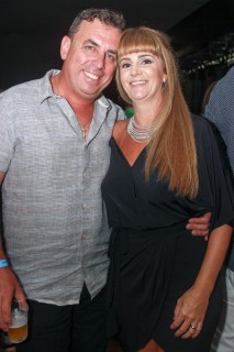 
<a style='margin-left: 5px;' class='btn btn-xs btn-social btn-facebook' href='https://www.facebook.com/sharer/sharer.php?u=https://www.galeramix.com.br/imagem/a3/800-800-90/conteudo/site_galerias/3/petry-galera-mix-mairara-e-maraisa-120.jpg' rel='popup' data-width='500' data-height='400'><i class='fa fa-facebook'></i>Compartilhar <span class='hidden-xs'>no Facebook</span>
</a> 
<a class='btn btn-default btn-xs' target='_blank' href='imagem/a3/800-800-90/conteudo/site_galerias/3/petry-galera-mix-mairara-e-maraisa-120.jpg'>
<span class='glyphicon glyphicon-cloud-download'></span> Salvar
</a>
