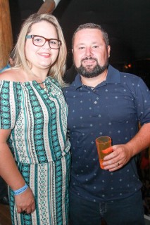 
<a style='margin-left: 5px;' class='btn btn-xs btn-social btn-facebook' href='https://www.facebook.com/sharer/sharer.php?u=https://www.galeramix.com.br/imagem/a3/800-800-90/conteudo/site_galerias/3/petry-galera-mix-mairara-e-maraisa-122.jpg' rel='popup' data-width='500' data-height='400'><i class='fa fa-facebook'></i>Compartilhar <span class='hidden-xs'>no Facebook</span>
</a> 
<a class='btn btn-default btn-xs' target='_blank' href='imagem/a3/800-800-90/conteudo/site_galerias/3/petry-galera-mix-mairara-e-maraisa-122.jpg'>
<span class='glyphicon glyphicon-cloud-download'></span> Salvar
</a>
