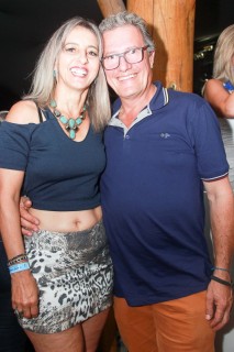 
<a style='margin-left: 5px;' class='btn btn-xs btn-social btn-facebook' href='https://www.facebook.com/sharer/sharer.php?u=https://www.galeramix.com.br/imagem/a3/800-800-90/conteudo/site_galerias/3/petry-galera-mix-mairara-e-maraisa-123.jpg' rel='popup' data-width='500' data-height='400'><i class='fa fa-facebook'></i>Compartilhar <span class='hidden-xs'>no Facebook</span>
</a> 
<a class='btn btn-default btn-xs' target='_blank' href='imagem/a3/800-800-90/conteudo/site_galerias/3/petry-galera-mix-mairara-e-maraisa-123.jpg'>
<span class='glyphicon glyphicon-cloud-download'></span> Salvar
</a>
