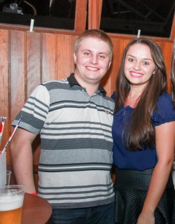 
<a style='margin-left: 5px;' class='btn btn-xs btn-social btn-facebook' href='https://www.facebook.com/sharer/sharer.php?u=https://www.galeramix.com.br/imagem/a3/800-800-90/conteudo/site_galerias/3/petry-galera-mix-mairara-e-maraisa-136-3.jpg' rel='popup' data-width='500' data-height='400'><i class='fa fa-facebook'></i>Compartilhar <span class='hidden-xs'>no Facebook</span>
</a> 
<a class='btn btn-default btn-xs' target='_blank' href='imagem/a3/800-800-90/conteudo/site_galerias/3/petry-galera-mix-mairara-e-maraisa-136-3.jpg'>
<span class='glyphicon glyphicon-cloud-download'></span> Salvar
</a>
