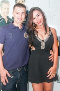 
<a style='margin-left: 5px;' class='btn btn-xs btn-social btn-facebook' href='https://www.facebook.com/sharer/sharer.php?u=https://www.galeramix.com.br/imagem/a3/800-800-90/conteudo/site_galerias/3/petry-galera-mix-mairara-e-maraisa-14.jpg' rel='popup' data-width='500' data-height='400'><i class='fa fa-facebook'></i>Compartilhar <span class='hidden-xs'>no Facebook</span>
</a> 
<a class='btn btn-default btn-xs' target='_blank' href='imagem/a3/800-800-90/conteudo/site_galerias/3/petry-galera-mix-mairara-e-maraisa-14.jpg'>
<span class='glyphicon glyphicon-cloud-download'></span> Salvar
</a>
