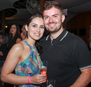 
<a style='margin-left: 5px;' class='btn btn-xs btn-social btn-facebook' href='https://www.facebook.com/sharer/sharer.php?u=https://www.galeramix.com.br/imagem/a3/800-800-90/conteudo/site_galerias/3/petry-galera-mix-mairara-e-maraisa-149.jpg' rel='popup' data-width='500' data-height='400'><i class='fa fa-facebook'></i>Compartilhar <span class='hidden-xs'>no Facebook</span>
</a> 
<a class='btn btn-default btn-xs' target='_blank' href='imagem/a3/800-800-90/conteudo/site_galerias/3/petry-galera-mix-mairara-e-maraisa-149.jpg'>
<span class='glyphicon glyphicon-cloud-download'></span> Salvar
</a>
