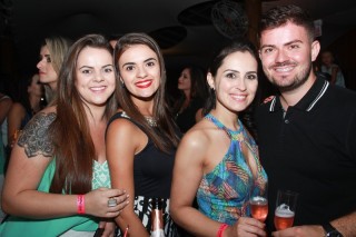 
<a style='margin-left: 5px;' class='btn btn-xs btn-social btn-facebook' href='https://www.facebook.com/sharer/sharer.php?u=https://www.galeramix.com.br/imagem/a3/800-800-90/conteudo/site_galerias/3/petry-galera-mix-mairara-e-maraisa-150.jpg' rel='popup' data-width='500' data-height='400'><i class='fa fa-facebook'></i>Compartilhar <span class='hidden-xs'>no Facebook</span>
</a> 
<a class='btn btn-default btn-xs' target='_blank' href='imagem/a3/800-800-90/conteudo/site_galerias/3/petry-galera-mix-mairara-e-maraisa-150.jpg'>
<span class='glyphicon glyphicon-cloud-download'></span> Salvar
</a>
