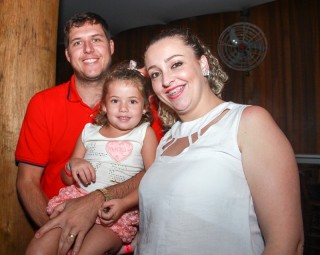 
<a style='margin-left: 5px;' class='btn btn-xs btn-social btn-facebook' href='https://www.facebook.com/sharer/sharer.php?u=https://www.galeramix.com.br/imagem/a3/800-800-90/conteudo/site_galerias/3/petry-galera-mix-mairara-e-maraisa-152.jpg' rel='popup' data-width='500' data-height='400'><i class='fa fa-facebook'></i>Compartilhar <span class='hidden-xs'>no Facebook</span>
</a> 
<a class='btn btn-default btn-xs' target='_blank' href='imagem/a3/800-800-90/conteudo/site_galerias/3/petry-galera-mix-mairara-e-maraisa-152.jpg'>
<span class='glyphicon glyphicon-cloud-download'></span> Salvar
</a>
