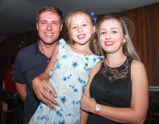 
<a style='margin-left: 5px;' class='btn btn-xs btn-social btn-facebook' href='https://www.facebook.com/sharer/sharer.php?u=https://www.galeramix.com.br/imagem/a3/800-800-90/conteudo/site_galerias/3/petry-galera-mix-mairara-e-maraisa-153.jpg' rel='popup' data-width='500' data-height='400'><i class='fa fa-facebook'></i>Compartilhar <span class='hidden-xs'>no Facebook</span>
</a> 
<a class='btn btn-default btn-xs' target='_blank' href='imagem/a3/800-800-90/conteudo/site_galerias/3/petry-galera-mix-mairara-e-maraisa-153.jpg'>
<span class='glyphicon glyphicon-cloud-download'></span> Salvar
</a>
