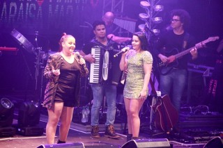 
<a style='margin-left: 5px;' class='btn btn-xs btn-social btn-facebook' href='https://www.facebook.com/sharer/sharer.php?u=https://www.galeramix.com.br/imagem/a3/800-800-90/conteudo/site_galerias/3/petry-galera-mix-mairara-e-maraisa-157.jpg' rel='popup' data-width='500' data-height='400'><i class='fa fa-facebook'></i>Compartilhar <span class='hidden-xs'>no Facebook</span>
</a> 
<a class='btn btn-default btn-xs' target='_blank' href='imagem/a3/800-800-90/conteudo/site_galerias/3/petry-galera-mix-mairara-e-maraisa-157.jpg'>
<span class='glyphicon glyphicon-cloud-download'></span> Salvar
</a>
