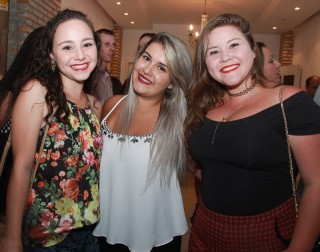 
<a style='margin-left: 5px;' class='btn btn-xs btn-social btn-facebook' href='https://www.facebook.com/sharer/sharer.php?u=https://www.galeramix.com.br/imagem/a3/800-800-90/conteudo/site_galerias/3/petry-galera-mix-mairara-e-maraisa-29.jpg' rel='popup' data-width='500' data-height='400'><i class='fa fa-facebook'></i>Compartilhar <span class='hidden-xs'>no Facebook</span>
</a> 
<a class='btn btn-default btn-xs' target='_blank' href='imagem/a3/800-800-90/conteudo/site_galerias/3/petry-galera-mix-mairara-e-maraisa-29.jpg'>
<span class='glyphicon glyphicon-cloud-download'></span> Salvar
</a>
