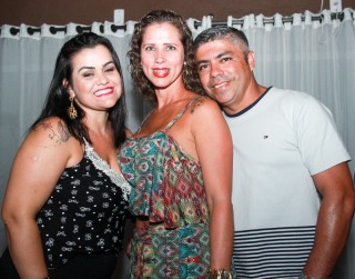 
<a style='margin-left: 5px;' class='btn btn-xs btn-social btn-facebook' href='https://www.facebook.com/sharer/sharer.php?u=https://www.galeramix.com.br/imagem/a3/800-800-90/conteudo/site_galerias/3/petry-galera-mix-mairara-e-maraisa-40.jpg' rel='popup' data-width='500' data-height='400'><i class='fa fa-facebook'></i>Compartilhar <span class='hidden-xs'>no Facebook</span>
</a> 
<a class='btn btn-default btn-xs' target='_blank' href='imagem/a3/800-800-90/conteudo/site_galerias/3/petry-galera-mix-mairara-e-maraisa-40.jpg'>
<span class='glyphicon glyphicon-cloud-download'></span> Salvar
</a>
