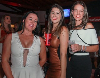 
<a style='margin-left: 5px;' class='btn btn-xs btn-social btn-facebook' href='https://www.facebook.com/sharer/sharer.php?u=https://www.galeramix.com.br/imagem/a3/800-800-90/conteudo/site_galerias/3/petry-galera-mix-mairara-e-maraisa-42.jpg' rel='popup' data-width='500' data-height='400'><i class='fa fa-facebook'></i>Compartilhar <span class='hidden-xs'>no Facebook</span>
</a> 
<a class='btn btn-default btn-xs' target='_blank' href='imagem/a3/800-800-90/conteudo/site_galerias/3/petry-galera-mix-mairara-e-maraisa-42.jpg'>
<span class='glyphicon glyphicon-cloud-download'></span> Salvar
</a>
