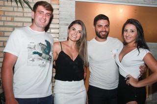 
<a style='margin-left: 5px;' class='btn btn-xs btn-social btn-facebook' href='https://www.facebook.com/sharer/sharer.php?u=https://www.galeramix.com.br/imagem/a3/800-800-90/conteudo/site_galerias/3/petry-galera-mix-mairara-e-maraisa-46.jpg' rel='popup' data-width='500' data-height='400'><i class='fa fa-facebook'></i>Compartilhar <span class='hidden-xs'>no Facebook</span>
</a> 
<a class='btn btn-default btn-xs' target='_blank' href='imagem/a3/800-800-90/conteudo/site_galerias/3/petry-galera-mix-mairara-e-maraisa-46.jpg'>
<span class='glyphicon glyphicon-cloud-download'></span> Salvar
</a>
