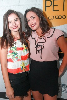 
<a style='margin-left: 5px;' class='btn btn-xs btn-social btn-facebook' href='https://www.facebook.com/sharer/sharer.php?u=https://www.galeramix.com.br/imagem/a3/800-800-90/conteudo/site_galerias/3/petry-galera-mix-mairara-e-maraisa-50.jpg' rel='popup' data-width='500' data-height='400'><i class='fa fa-facebook'></i>Compartilhar <span class='hidden-xs'>no Facebook</span>
</a> 
<a class='btn btn-default btn-xs' target='_blank' href='imagem/a3/800-800-90/conteudo/site_galerias/3/petry-galera-mix-mairara-e-maraisa-50.jpg'>
<span class='glyphicon glyphicon-cloud-download'></span> Salvar
</a>
