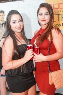 
<a style='margin-left: 5px;' class='btn btn-xs btn-social btn-facebook' href='https://www.facebook.com/sharer/sharer.php?u=https://www.galeramix.com.br/imagem/a3/800-800-90/conteudo/site_galerias/3/petry-galera-mix-mairara-e-maraisa-8.jpg' rel='popup' data-width='500' data-height='400'><i class='fa fa-facebook'></i>Compartilhar <span class='hidden-xs'>no Facebook</span>
</a> 
<a class='btn btn-default btn-xs' target='_blank' href='imagem/a3/800-800-90/conteudo/site_galerias/3/petry-galera-mix-mairara-e-maraisa-8.jpg'>
<span class='glyphicon glyphicon-cloud-download'></span> Salvar
</a>
