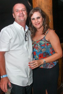 
<a style='margin-left: 5px;' class='btn btn-xs btn-social btn-facebook' href='https://www.facebook.com/sharer/sharer.php?u=https://www.galeramix.com.br/imagem/a3/800-800-90/conteudo/site_galerias/3/petry-galera-mix-mairara-e-maraisa-95.jpg' rel='popup' data-width='500' data-height='400'><i class='fa fa-facebook'></i>Compartilhar <span class='hidden-xs'>no Facebook</span>
</a> 
<a class='btn btn-default btn-xs' target='_blank' href='imagem/a3/800-800-90/conteudo/site_galerias/3/petry-galera-mix-mairara-e-maraisa-95.jpg'>
<span class='glyphicon glyphicon-cloud-download'></span> Salvar
</a>
