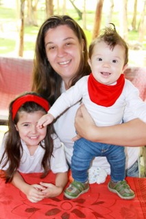 
                            <a style='margin-left: 5px;' class='btn btn-xs btn-social btn-facebook' href='https://www.facebook.com/sharer/sharer.php?u=https://www.galeramix.com.br/imagem/a30/800-800-90/conteudo/site_galerias/30/benjamin-84.jpg' rel='popup' data-width='500' data-height='400'><i class='fa fa-facebook'></i>Compartilhar <span class='hidden-xs'>no Facebook</span>
                        </a> 
                        <a class='btn btn-default btn-xs' target='_blank' href='imagem/a30/800-800-90/conteudo/site_galerias/30/benjamin-84.jpg'>
                            <span class='glyphicon glyphicon-cloud-download'></span> Salvar
                        </a>
                        