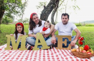 
            <a style='margin-left: 5px;' class='btn btn-xs btn-social btn-facebook' href='https://www.facebook.com/sharer/sharer.php?u=https://www.galeramix.com.br/imagem/a30/800-800-90/conteudo/site_galerias/30/img3516.jpg' rel='popup' data-width='500' data-height='400'><i class='fa fa-facebook'></i>Compartilhar <span class='hidden-xs'>no Facebook</span>
        </a> 
        <a class='btn btn-default btn-xs' target='_blank' href='imagem/a30/800-800-90/conteudo/site_galerias/30/img3516.jpg'>
            <span class='glyphicon glyphicon-cloud-download'></span> Salvar
        </a>
        