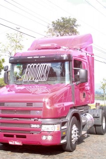 
<a style='margin-left: 5px;' class='btn btn-xs btn-social btn-facebook' href='https://www.facebook.com/sharer/sharer.php?u=https://www.galeramix.com.br/imagem/a33/800-800-90/conteudo/site_galerias/33/caminhoneiro-110.jpg' rel='popup' data-width='500' data-height='400'><i class='fa fa-facebook'></i>Compartilhar <span class='hidden-xs'>no Facebook</span>
</a> 
<a class='btn btn-default btn-xs' target='_blank' href='imagem/a33/800-800-90/conteudo/site_galerias/33/caminhoneiro-110.jpg'>
<span class='glyphicon glyphicon-cloud-download'></span> Salvar
</a>
