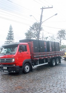 
<a style='margin-left: 5px;' class='btn btn-xs btn-social btn-facebook' href='https://www.facebook.com/sharer/sharer.php?u=https://www.galeramix.com.br/imagem/a33/800-800-90/conteudo/site_galerias/33/caminhoneiro-19.jpg' rel='popup' data-width='500' data-height='400'><i class='fa fa-facebook'></i>Compartilhar <span class='hidden-xs'>no Facebook</span>
</a> 
<a class='btn btn-default btn-xs' target='_blank' href='imagem/a33/800-800-90/conteudo/site_galerias/33/caminhoneiro-19.jpg'>
<span class='glyphicon glyphicon-cloud-download'></span> Salvar
</a>
