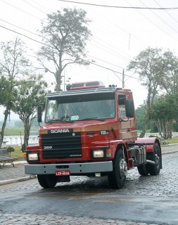 
<a style='margin-left: 5px;' class='btn btn-xs btn-social btn-facebook' href='https://www.facebook.com/sharer/sharer.php?u=https://www.galeramix.com.br/imagem/a33/800-800-90/conteudo/site_galerias/33/caminhoneiro-24.jpg' rel='popup' data-width='500' data-height='400'><i class='fa fa-facebook'></i>Compartilhar <span class='hidden-xs'>no Facebook</span>
</a> 
<a class='btn btn-default btn-xs' target='_blank' href='imagem/a33/800-800-90/conteudo/site_galerias/33/caminhoneiro-24.jpg'>
<span class='glyphicon glyphicon-cloud-download'></span> Salvar
</a>
