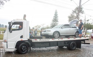 
<a style='margin-left: 5px;' class='btn btn-xs btn-social btn-facebook' href='https://www.facebook.com/sharer/sharer.php?u=https://www.galeramix.com.br/imagem/a33/800-800-90/conteudo/site_galerias/33/caminhoneiro-32.jpg' rel='popup' data-width='500' data-height='400'><i class='fa fa-facebook'></i>Compartilhar <span class='hidden-xs'>no Facebook</span>
</a> 
<a class='btn btn-default btn-xs' target='_blank' href='imagem/a33/800-800-90/conteudo/site_galerias/33/caminhoneiro-32.jpg'>
<span class='glyphicon glyphicon-cloud-download'></span> Salvar
</a>
