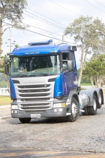 
<a style='margin-left: 5px;' class='btn btn-xs btn-social btn-facebook' href='https://www.facebook.com/sharer/sharer.php?u=https://www.galeramix.com.br/imagem/a33/800-800-90/conteudo/site_galerias/33/caminhoneiro-54.jpg' rel='popup' data-width='500' data-height='400'><i class='fa fa-facebook'></i>Compartilhar <span class='hidden-xs'>no Facebook</span>
</a> 
<a class='btn btn-default btn-xs' target='_blank' href='imagem/a33/800-800-90/conteudo/site_galerias/33/caminhoneiro-54.jpg'>
<span class='glyphicon glyphicon-cloud-download'></span> Salvar
</a>
