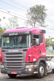 
<a style='margin-left: 5px;' class='btn btn-xs btn-social btn-facebook' href='https://www.facebook.com/sharer/sharer.php?u=https://www.galeramix.com.br/imagem/a33/800-800-90/conteudo/site_galerias/33/caminhoneiro-56.jpg' rel='popup' data-width='500' data-height='400'><i class='fa fa-facebook'></i>Compartilhar <span class='hidden-xs'>no Facebook</span>
</a> 
<a class='btn btn-default btn-xs' target='_blank' href='imagem/a33/800-800-90/conteudo/site_galerias/33/caminhoneiro-56.jpg'>
<span class='glyphicon glyphicon-cloud-download'></span> Salvar
</a>
