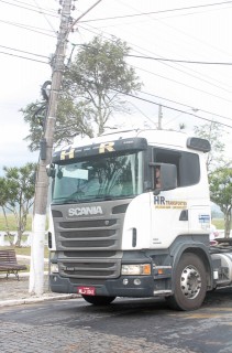 
<a style='margin-left: 5px;' class='btn btn-xs btn-social btn-facebook' href='https://www.facebook.com/sharer/sharer.php?u=https://www.galeramix.com.br/imagem/a33/800-800-90/conteudo/site_galerias/33/caminhoneiro-60.jpg' rel='popup' data-width='500' data-height='400'><i class='fa fa-facebook'></i>Compartilhar <span class='hidden-xs'>no Facebook</span>
</a> 
<a class='btn btn-default btn-xs' target='_blank' href='imagem/a33/800-800-90/conteudo/site_galerias/33/caminhoneiro-60.jpg'>
<span class='glyphicon glyphicon-cloud-download'></span> Salvar
</a>
