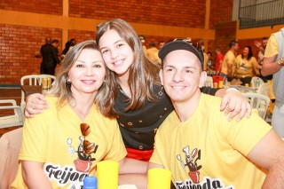 
                            <a style='margin-left: 5px;' class='btn btn-xs btn-social btn-facebook' href='https://www.facebook.com/sharer/sharer.php?u=https://www.galeramix.com.br/imagem/a35/800-800-90/conteudo/site_galerias/35/feijoada-adec-galera-mix-100.jpg' rel='popup' data-width='500' data-height='400'><i class='fa fa-facebook'></i>Compartilhar <span class='hidden-xs'>no Facebook</span>
                        </a> 
                        <a class='btn btn-default btn-xs' target='_blank' href='imagem/a35/800-800-90/conteudo/site_galerias/35/feijoada-adec-galera-mix-100.jpg'>
                            <span class='glyphicon glyphicon-cloud-download'></span> Salvar
                        </a>
                        