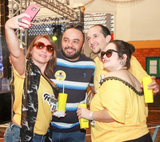 
<a style='margin-left: 5px;' class='btn btn-xs btn-social btn-facebook' href='https://www.facebook.com/sharer/sharer.php?u=https://www.galeramix.com.br/imagem/a35/800-800-90/conteudo/site_galerias/35/feijoada-adec-galera-mix-122.jpg' rel='popup' data-width='500' data-height='400'><i class='fa fa-facebook'></i>Compartilhar <span class='hidden-xs'>no Facebook</span>
</a> 
<a class='btn btn-default btn-xs' target='_blank' href='imagem/a35/800-800-90/conteudo/site_galerias/35/feijoada-adec-galera-mix-122.jpg'>
<span class='glyphicon glyphicon-cloud-download'></span> Salvar
</a>
