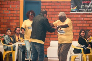 
<a style='margin-left: 5px;' class='btn btn-xs btn-social btn-facebook' href='https://www.facebook.com/sharer/sharer.php?u=https://www.galeramix.com.br/imagem/a35/800-800-90/conteudo/site_galerias/35/feijoada-adec-galera-mix-123.jpg' rel='popup' data-width='500' data-height='400'><i class='fa fa-facebook'></i>Compartilhar <span class='hidden-xs'>no Facebook</span>
</a> 
<a class='btn btn-default btn-xs' target='_blank' href='imagem/a35/800-800-90/conteudo/site_galerias/35/feijoada-adec-galera-mix-123.jpg'>
<span class='glyphicon glyphicon-cloud-download'></span> Salvar
</a>
