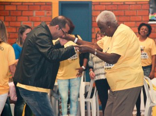 
<a style='margin-left: 5px;' class='btn btn-xs btn-social btn-facebook' href='https://www.facebook.com/sharer/sharer.php?u=https://www.galeramix.com.br/imagem/a35/800-800-90/conteudo/site_galerias/35/feijoada-adec-galera-mix-124.jpg' rel='popup' data-width='500' data-height='400'><i class='fa fa-facebook'></i>Compartilhar <span class='hidden-xs'>no Facebook</span>
</a> 
<a class='btn btn-default btn-xs' target='_blank' href='imagem/a35/800-800-90/conteudo/site_galerias/35/feijoada-adec-galera-mix-124.jpg'>
<span class='glyphicon glyphicon-cloud-download'></span> Salvar
</a>
