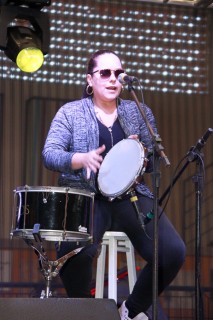 
<a style='margin-left: 5px;' class='btn btn-xs btn-social btn-facebook' href='https://www.facebook.com/sharer/sharer.php?u=https://www.galeramix.com.br/imagem/a35/800-800-90/conteudo/site_galerias/35/feijoada-adec-galera-mix-127.jpg' rel='popup' data-width='500' data-height='400'><i class='fa fa-facebook'></i>Compartilhar <span class='hidden-xs'>no Facebook</span>
</a> 
<a class='btn btn-default btn-xs' target='_blank' href='imagem/a35/800-800-90/conteudo/site_galerias/35/feijoada-adec-galera-mix-127.jpg'>
<span class='glyphicon glyphicon-cloud-download'></span> Salvar
</a>
