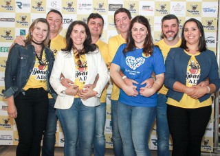 
<a style='margin-left: 5px;' class='btn btn-xs btn-social btn-facebook' href='https://www.facebook.com/sharer/sharer.php?u=https://www.galeramix.com.br/imagem/a35/800-800-90/conteudo/site_galerias/35/feijoada-adec-galera-mix-131.jpg' rel='popup' data-width='500' data-height='400'><i class='fa fa-facebook'></i>Compartilhar <span class='hidden-xs'>no Facebook</span>
</a> 
<a class='btn btn-default btn-xs' target='_blank' href='imagem/a35/800-800-90/conteudo/site_galerias/35/feijoada-adec-galera-mix-131.jpg'>
<span class='glyphicon glyphicon-cloud-download'></span> Salvar
</a>
