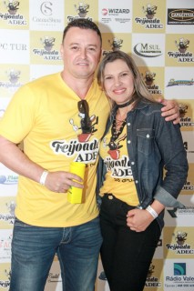 
<a style='margin-left: 5px;' class='btn btn-xs btn-social btn-facebook' href='https://www.facebook.com/sharer/sharer.php?u=https://www.galeramix.com.br/imagem/a35/800-800-90/conteudo/site_galerias/35/feijoada-adec-galera-mix-132.jpg' rel='popup' data-width='500' data-height='400'><i class='fa fa-facebook'></i>Compartilhar <span class='hidden-xs'>no Facebook</span>
</a> 
<a class='btn btn-default btn-xs' target='_blank' href='imagem/a35/800-800-90/conteudo/site_galerias/35/feijoada-adec-galera-mix-132.jpg'>
<span class='glyphicon glyphicon-cloud-download'></span> Salvar
</a>
