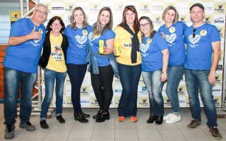 
<a style='margin-left: 5px;' class='btn btn-xs btn-social btn-facebook' href='https://www.facebook.com/sharer/sharer.php?u=https://www.galeramix.com.br/imagem/a35/800-800-90/conteudo/site_galerias/35/feijoada-adec-galera-mix-137.jpg' rel='popup' data-width='500' data-height='400'><i class='fa fa-facebook'></i>Compartilhar <span class='hidden-xs'>no Facebook</span>
</a> 
<a class='btn btn-default btn-xs' target='_blank' href='imagem/a35/800-800-90/conteudo/site_galerias/35/feijoada-adec-galera-mix-137.jpg'>
<span class='glyphicon glyphicon-cloud-download'></span> Salvar
</a>
