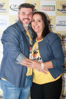 
<a style='margin-left: 5px;' class='btn btn-xs btn-social btn-facebook' href='https://www.facebook.com/sharer/sharer.php?u=https://www.galeramix.com.br/imagem/a35/800-800-90/conteudo/site_galerias/35/feijoada-adec-galera-mix-140.jpg' rel='popup' data-width='500' data-height='400'><i class='fa fa-facebook'></i>Compartilhar <span class='hidden-xs'>no Facebook</span>
</a> 
<a class='btn btn-default btn-xs' target='_blank' href='imagem/a35/800-800-90/conteudo/site_galerias/35/feijoada-adec-galera-mix-140.jpg'>
<span class='glyphicon glyphicon-cloud-download'></span> Salvar
</a>
