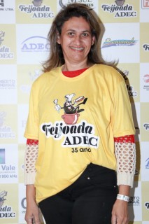 
<a style='margin-left: 5px;' class='btn btn-xs btn-social btn-facebook' href='https://www.facebook.com/sharer/sharer.php?u=https://www.galeramix.com.br/imagem/a35/800-800-90/conteudo/site_galerias/35/feijoada-adec-galera-mix-141.jpg' rel='popup' data-width='500' data-height='400'><i class='fa fa-facebook'></i>Compartilhar <span class='hidden-xs'>no Facebook</span>
</a> 
<a class='btn btn-default btn-xs' target='_blank' href='imagem/a35/800-800-90/conteudo/site_galerias/35/feijoada-adec-galera-mix-141.jpg'>
<span class='glyphicon glyphicon-cloud-download'></span> Salvar
</a>
