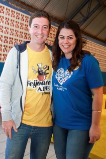 
<a style='margin-left: 5px;' class='btn btn-xs btn-social btn-facebook' href='https://www.facebook.com/sharer/sharer.php?u=https://www.galeramix.com.br/imagem/a35/800-800-90/conteudo/site_galerias/35/feijoada-adec-galera-mix-144.jpg' rel='popup' data-width='500' data-height='400'><i class='fa fa-facebook'></i>Compartilhar <span class='hidden-xs'>no Facebook</span>
</a> 
<a class='btn btn-default btn-xs' target='_blank' href='imagem/a35/800-800-90/conteudo/site_galerias/35/feijoada-adec-galera-mix-144.jpg'>
<span class='glyphicon glyphicon-cloud-download'></span> Salvar
</a>
