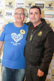 
<a style='margin-left: 5px;' class='btn btn-xs btn-social btn-facebook' href='https://www.facebook.com/sharer/sharer.php?u=https://www.galeramix.com.br/imagem/a35/800-800-90/conteudo/site_galerias/35/feijoada-adec-galera-mix-15.jpg' rel='popup' data-width='500' data-height='400'><i class='fa fa-facebook'></i>Compartilhar <span class='hidden-xs'>no Facebook</span>
</a> 
<a class='btn btn-default btn-xs' target='_blank' href='imagem/a35/800-800-90/conteudo/site_galerias/35/feijoada-adec-galera-mix-15.jpg'>
<span class='glyphicon glyphicon-cloud-download'></span> Salvar
</a>
