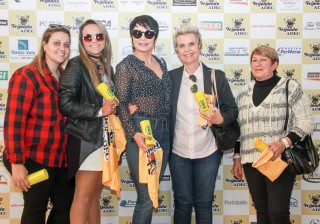 
<a style='margin-left: 5px;' class='btn btn-xs btn-social btn-facebook' href='https://www.facebook.com/sharer/sharer.php?u=https://www.galeramix.com.br/imagem/a35/800-800-90/conteudo/site_galerias/35/feijoada-adec-galera-mix-150.jpg' rel='popup' data-width='500' data-height='400'><i class='fa fa-facebook'></i>Compartilhar <span class='hidden-xs'>no Facebook</span>
</a> 
<a class='btn btn-default btn-xs' target='_blank' href='imagem/a35/800-800-90/conteudo/site_galerias/35/feijoada-adec-galera-mix-150.jpg'>
<span class='glyphicon glyphicon-cloud-download'></span> Salvar
</a>
