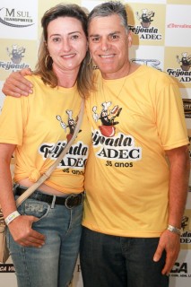 
<a style='margin-left: 5px;' class='btn btn-xs btn-social btn-facebook' href='https://www.facebook.com/sharer/sharer.php?u=https://www.galeramix.com.br/imagem/a35/800-800-90/conteudo/site_galerias/35/feijoada-adec-galera-mix-159.jpg' rel='popup' data-width='500' data-height='400'><i class='fa fa-facebook'></i>Compartilhar <span class='hidden-xs'>no Facebook</span>
</a> 
<a class='btn btn-default btn-xs' target='_blank' href='imagem/a35/800-800-90/conteudo/site_galerias/35/feijoada-adec-galera-mix-159.jpg'>
<span class='glyphicon glyphicon-cloud-download'></span> Salvar
</a>
