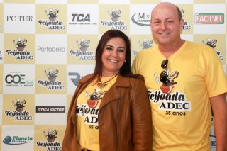 
<a style='margin-left: 5px;' class='btn btn-xs btn-social btn-facebook' href='https://www.facebook.com/sharer/sharer.php?u=https://www.galeramix.com.br/imagem/a35/800-800-90/conteudo/site_galerias/35/feijoada-adec-galera-mix-16.jpg' rel='popup' data-width='500' data-height='400'><i class='fa fa-facebook'></i>Compartilhar <span class='hidden-xs'>no Facebook</span>
</a> 
<a class='btn btn-default btn-xs' target='_blank' href='imagem/a35/800-800-90/conteudo/site_galerias/35/feijoada-adec-galera-mix-16.jpg'>
<span class='glyphicon glyphicon-cloud-download'></span> Salvar
</a>
