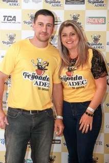 
<a style='margin-left: 5px;' class='btn btn-xs btn-social btn-facebook' href='https://www.facebook.com/sharer/sharer.php?u=https://www.galeramix.com.br/imagem/a35/800-800-90/conteudo/site_galerias/35/feijoada-adec-galera-mix-18.jpg' rel='popup' data-width='500' data-height='400'><i class='fa fa-facebook'></i>Compartilhar <span class='hidden-xs'>no Facebook</span>
</a> 
<a class='btn btn-default btn-xs' target='_blank' href='imagem/a35/800-800-90/conteudo/site_galerias/35/feijoada-adec-galera-mix-18.jpg'>
<span class='glyphicon glyphicon-cloud-download'></span> Salvar
</a>
