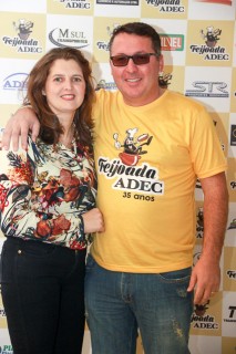 
<a style='margin-left: 5px;' class='btn btn-xs btn-social btn-facebook' href='https://www.facebook.com/sharer/sharer.php?u=https://www.galeramix.com.br/imagem/a35/800-800-90/conteudo/site_galerias/35/feijoada-adec-galera-mix-19.jpg' rel='popup' data-width='500' data-height='400'><i class='fa fa-facebook'></i>Compartilhar <span class='hidden-xs'>no Facebook</span>
</a> 
<a class='btn btn-default btn-xs' target='_blank' href='imagem/a35/800-800-90/conteudo/site_galerias/35/feijoada-adec-galera-mix-19.jpg'>
<span class='glyphicon glyphicon-cloud-download'></span> Salvar
</a>
